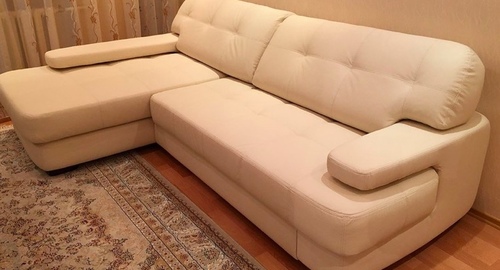 Обивка углового дивана.  Краснотурьинск